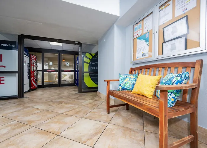 Apartment Island Winds East 811