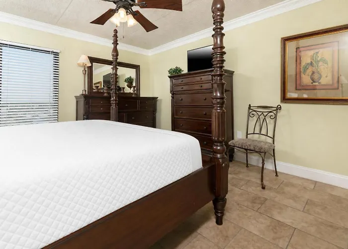 Island Winds East 811 Apartment *